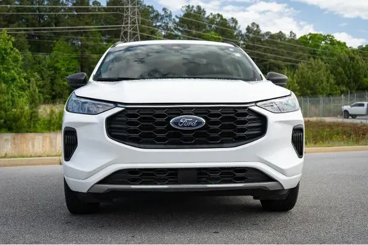 $25874 : Ford Escape 2023 AWD ST-Line image 2