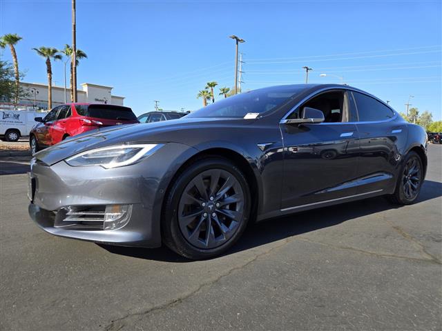 $27621 : Pre-Owned 2017 Model S 100D image 2