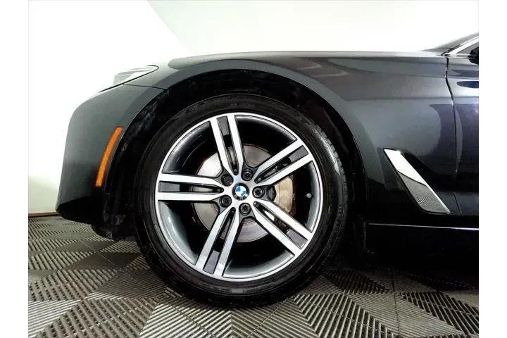 $30998 : BMW 5 Series 2021 AWD 530i x image 8