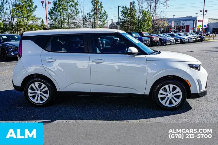 $17920 : Kia Soul 2025 LX 4dr Crossov image 8