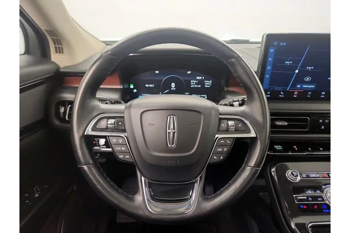 $36998 : Lincoln Nautilus 2022 AWD Re image 9