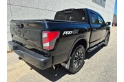 $33790 : Nissan Titan 2021 4x4 SL 4dr thumbnail