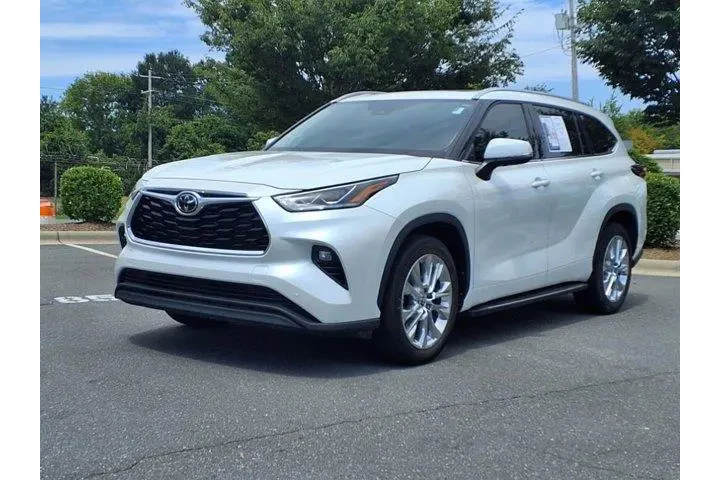 $35403 : Toyota Highlander 2023 L 4dr image 1