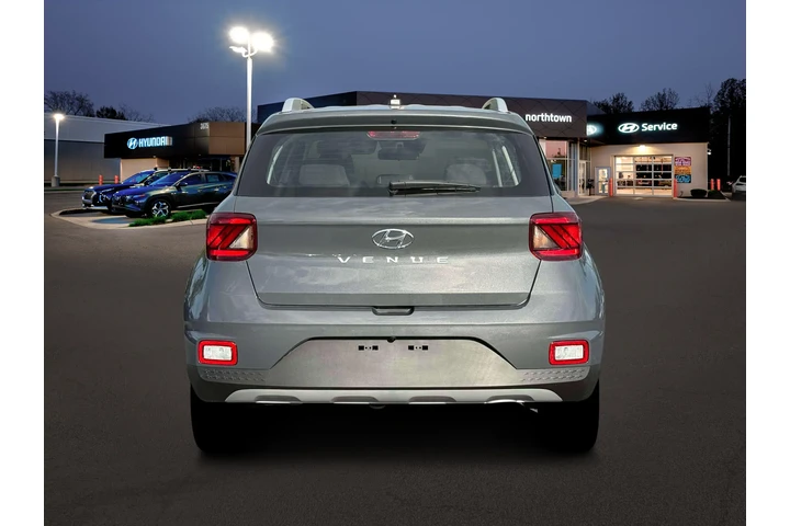 $23602 : Hyundai VENUE 2026 SEL 4dr C image 6