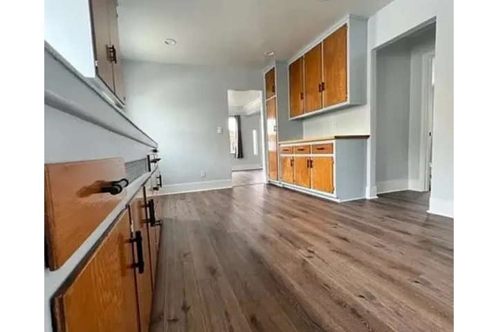 $1770 : READY NOW in ✅ Huntington, CA✅ image 2