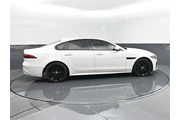 $25605 : Jaguar XF 2022 AWD P300 R-Dy thumbnail