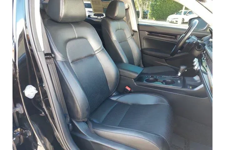 $22999 : Honda Civic 2022 Touring 4dr image 10