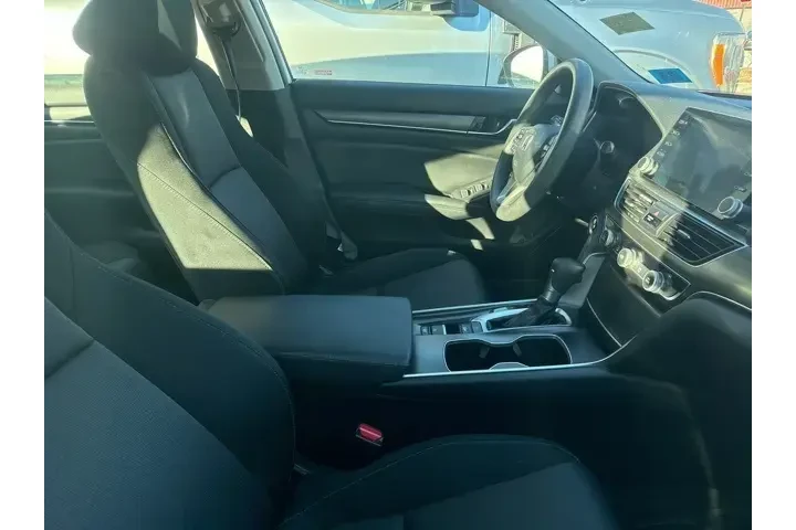 $19177 : Honda Accord 2021 LX 4dr Sed image 5