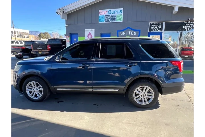 2021 Explorer XLT AWD image 8