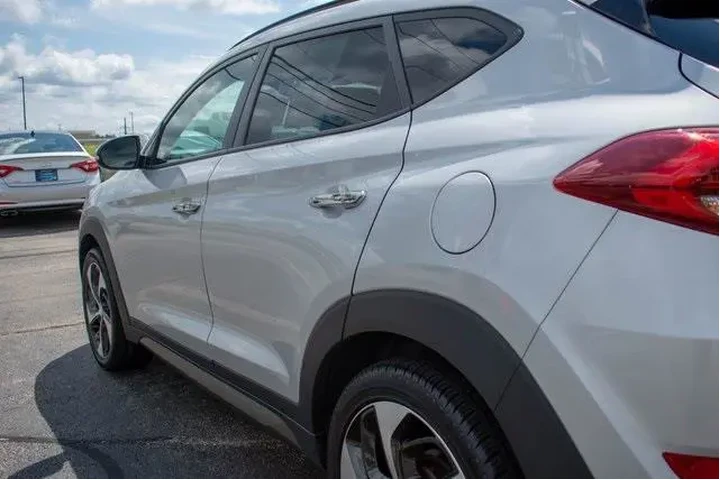 $9999 : Hyundai TUCSON 2016 AWD Limi image 9