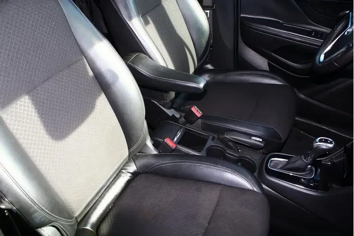 $13499 : Buick Encore 2020 AWD Prefer image 7