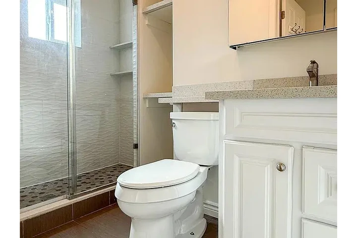 $1025 : 3 dormitorios en El Sereno image 4