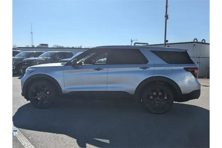 $34992 : Ford Explorer 2021 AWD ST 4d image 6