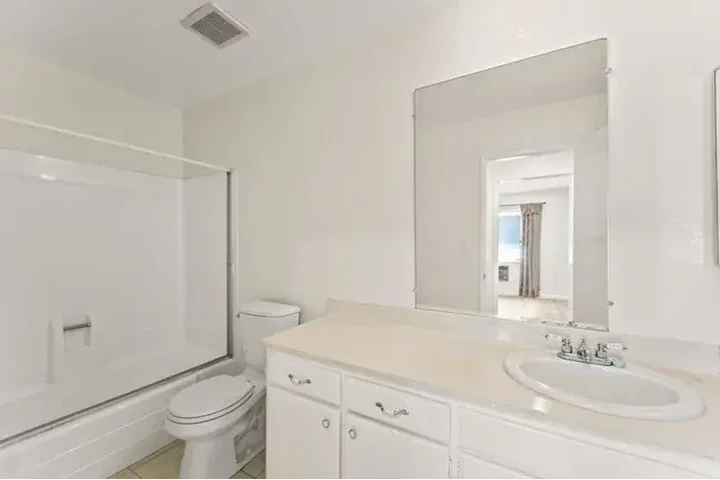 $1070 : Renta Apto 1Hab Premium LA USA image 7