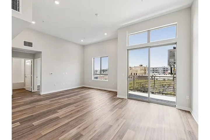 $2200 : apartment for rent image 3