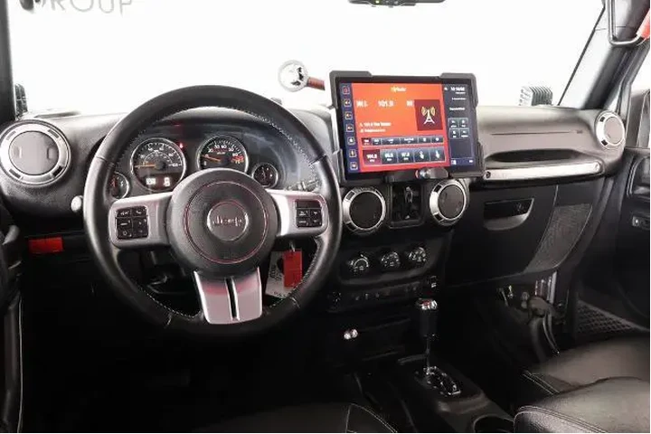 $30135 : Jeep Wrangler Unlimited 2017 image 2