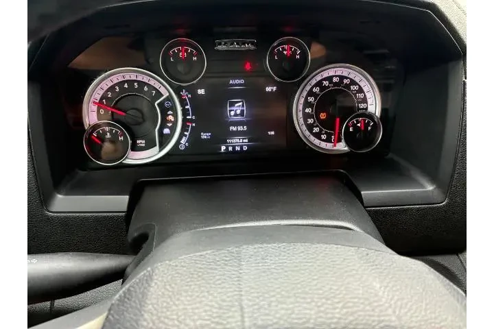 $23995 : Ram 1500 2015 4x4 Laramie 4d image 8