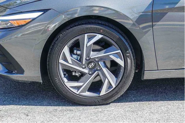 $21000 : Hyundai ELANTRA 2025 SEL Spo image 10