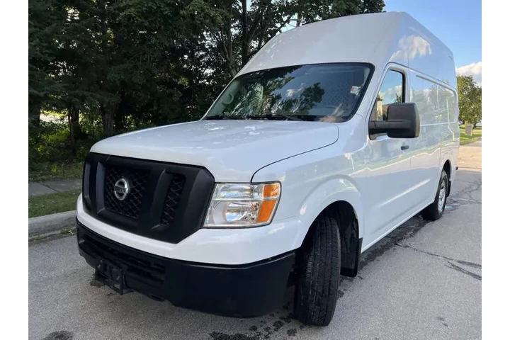 $16995 : 2017 NV 2500 HD S image 4