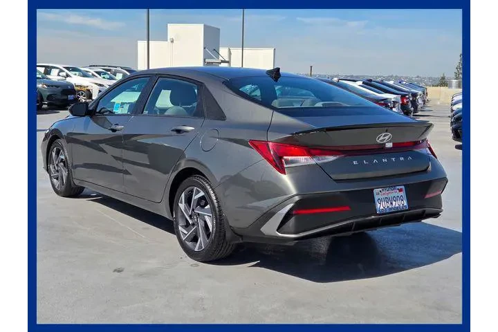 $22942 : Hyundai ELANTRA 2025 SEL Spo image 10