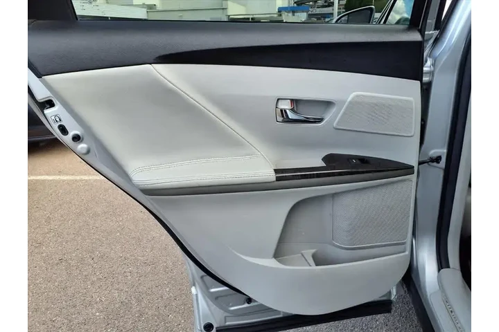 $12981 : Toyota Venza 2013 LE V6 4dr image 9