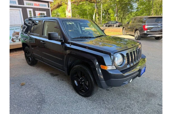 $7999 : 2015 Patriot Altitude Edition image 4