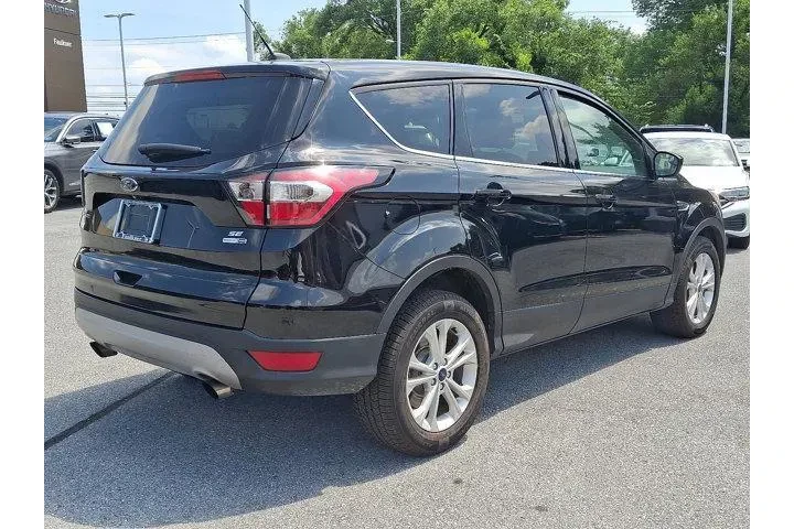 $8965 : Ford Escape 2017 AWD SE 4dr image 6