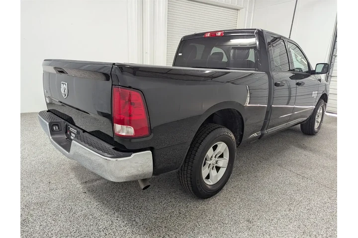 $29997 : Ram 1500 Classic 2024 4x2 SL image 3