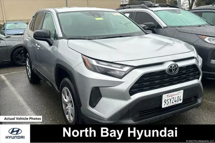 $28990 : Toyota RAV4 2025 AWD LE 4dr image 1