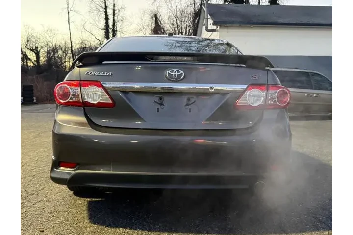 $10925 : 2011 Corolla image 9