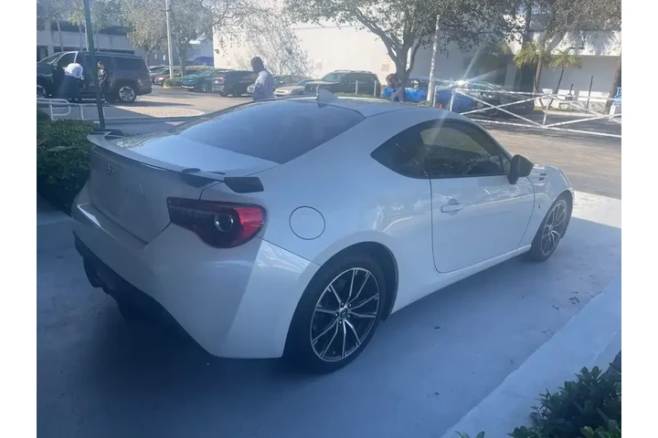 $16000 : Toyota 86 2018 GT 2dr Coupe image 6