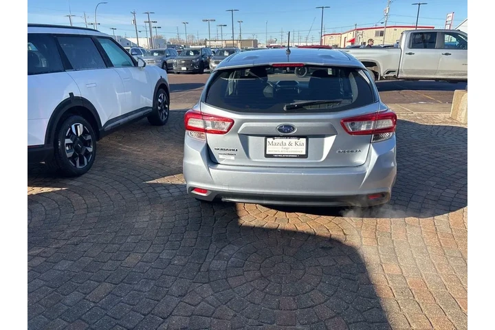 $13990 : 2019 Impreza 2.0i image 6