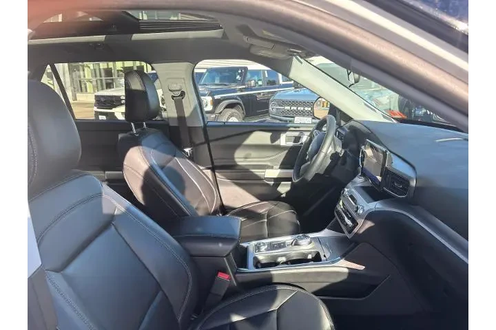 $33495 : Ford Explorer 2024 AWD XLT 4 image 10
