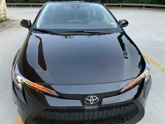 $12000 : 2020 Toyota Corolla LE Sedan image 1