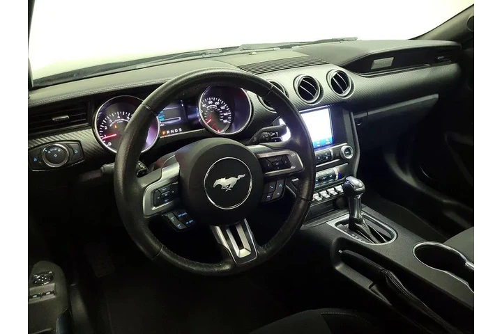 $27998 : Ford Mustang 2021 EcoBoost 2 image 9