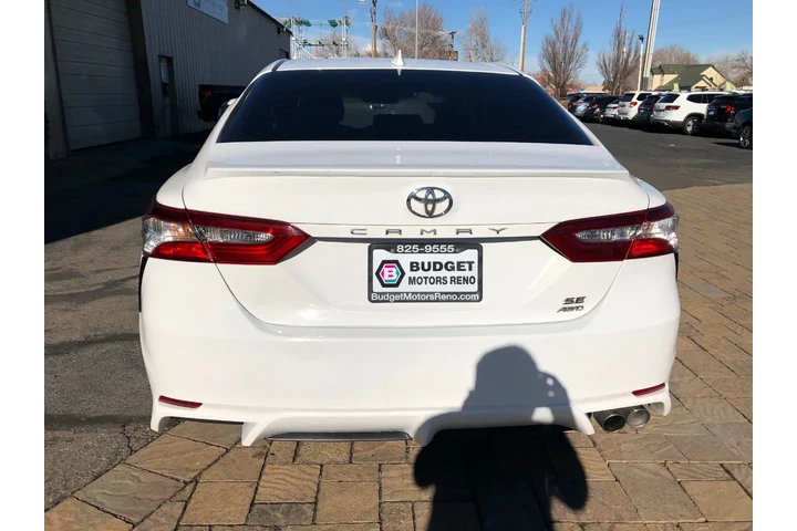 $21867 : 2020 Camry SE image 4