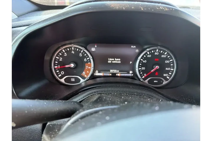 $15989 : Jeep Renegade 2022 4x4 (Red) image 4