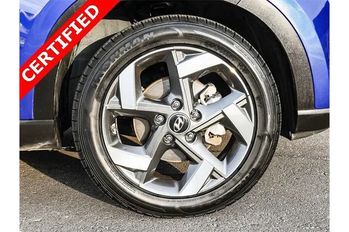 $15195 : Hyundai VENUE 2023 SEL 4dr C image 9