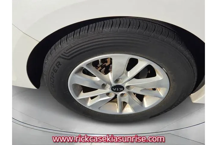 $13991 : Kia Optima 2017 LX 4dr Sedan image 9