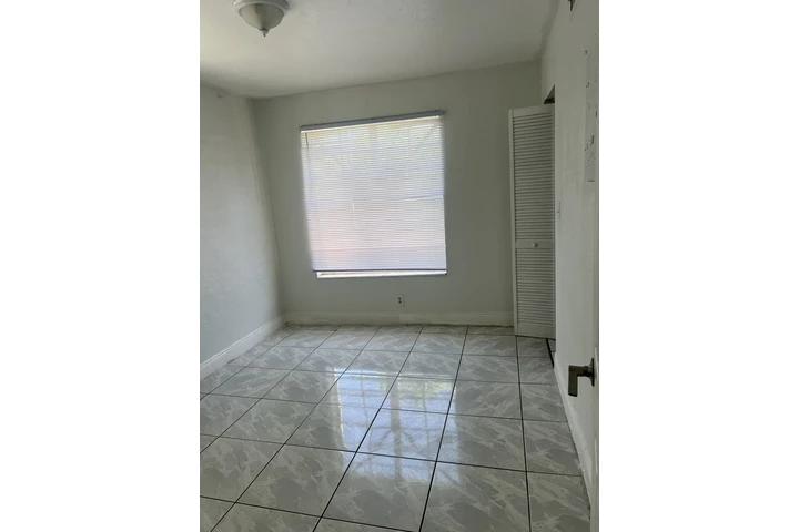 $1800 : Rento Apt 2  habitaciones image 3