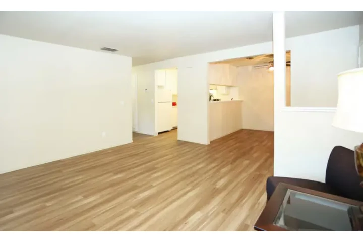 $1575 : Blvd, Citrus Heights, CA 95610 image 2