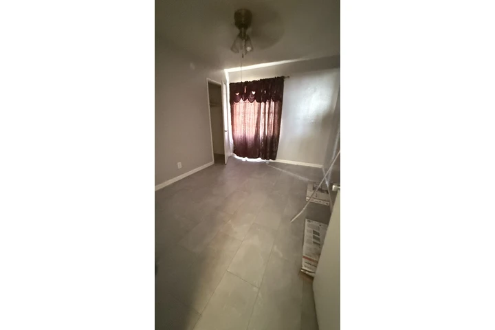 $850 : Rento cuarto en Downey image 1