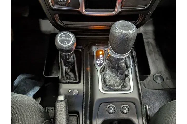 $31993 : Jeep Wrangler 2023 4x4 Sport image 6