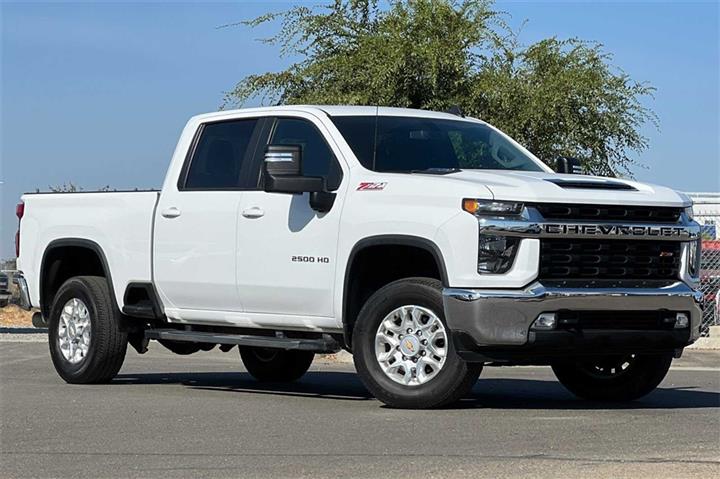 $52700 : Silverado 2500HD LT image 2