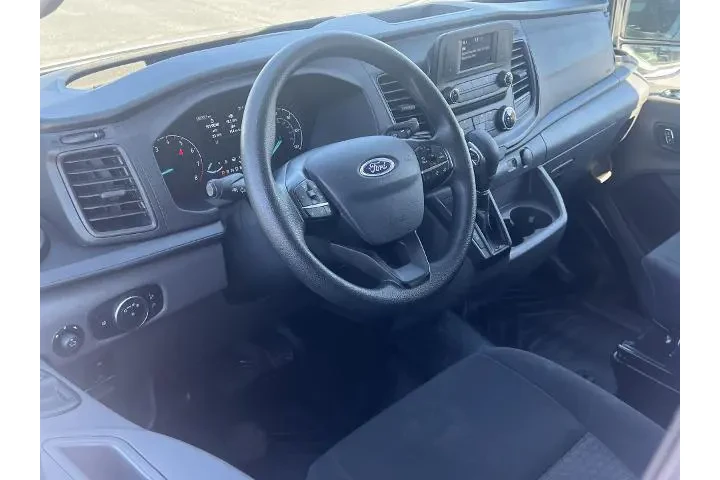 $33982 : Ford Transit 2024 250 3dr LW image 2