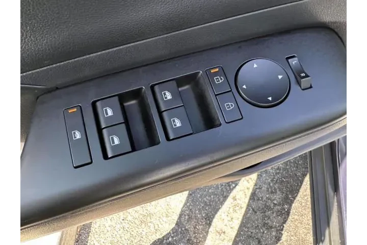 $22899 : Hyundai KONA 2024 AWD SEL 4d image 9