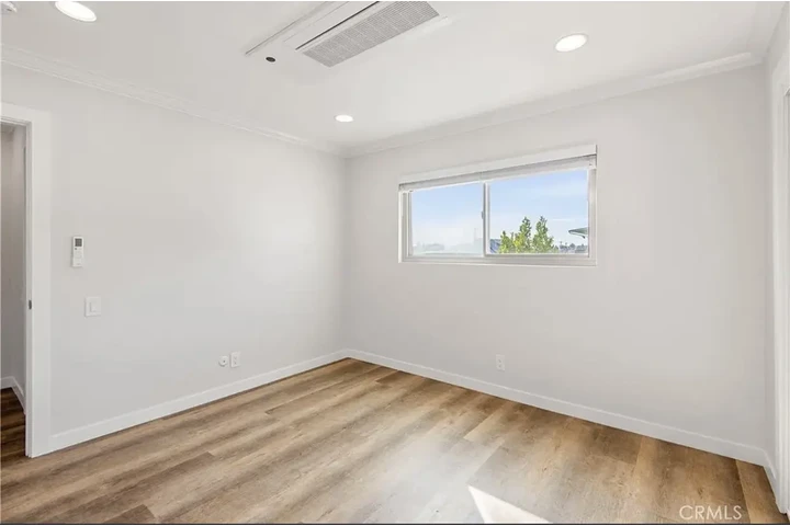 $1200 : Almeria St  San Pedro, CA image 5