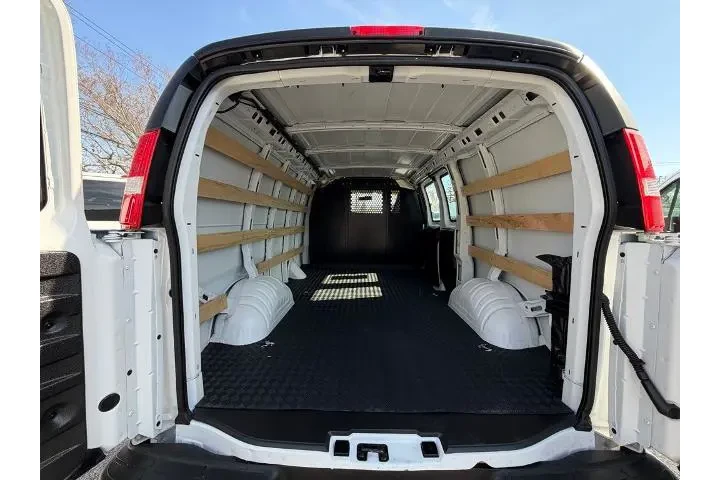 $33700 : Chevrolet Express 2024 2500 image 4