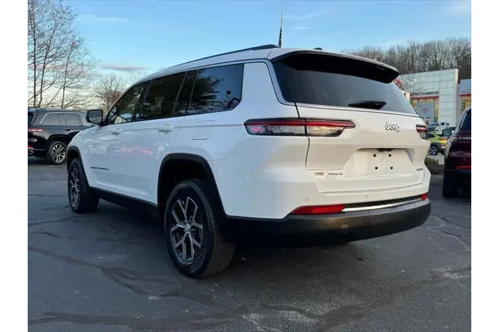 $35230 : Jeep Grand Cherokee L 2023 4 image 4