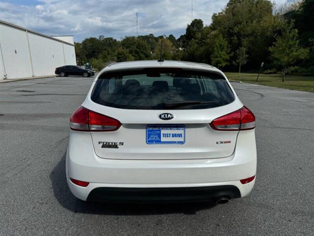 $13000 : 2016 Forte5 EX image 8